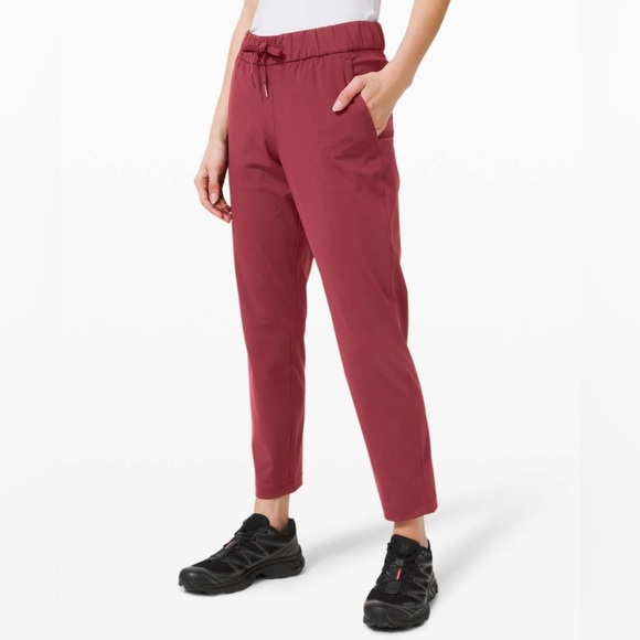 lululemon athletica Pants - Lululemon On the Fly 7/8 Pant in Chianti